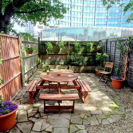 Guestready - Lovely Townhouse In West Kensington London Exterior photo