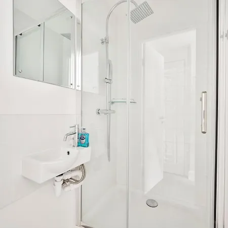 Guestready - Lovely Townhouse In West Kensington London Exterior photo