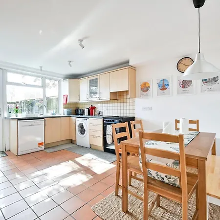 Guestready - Lovely Townhouse In West Kensington London Exterior photo