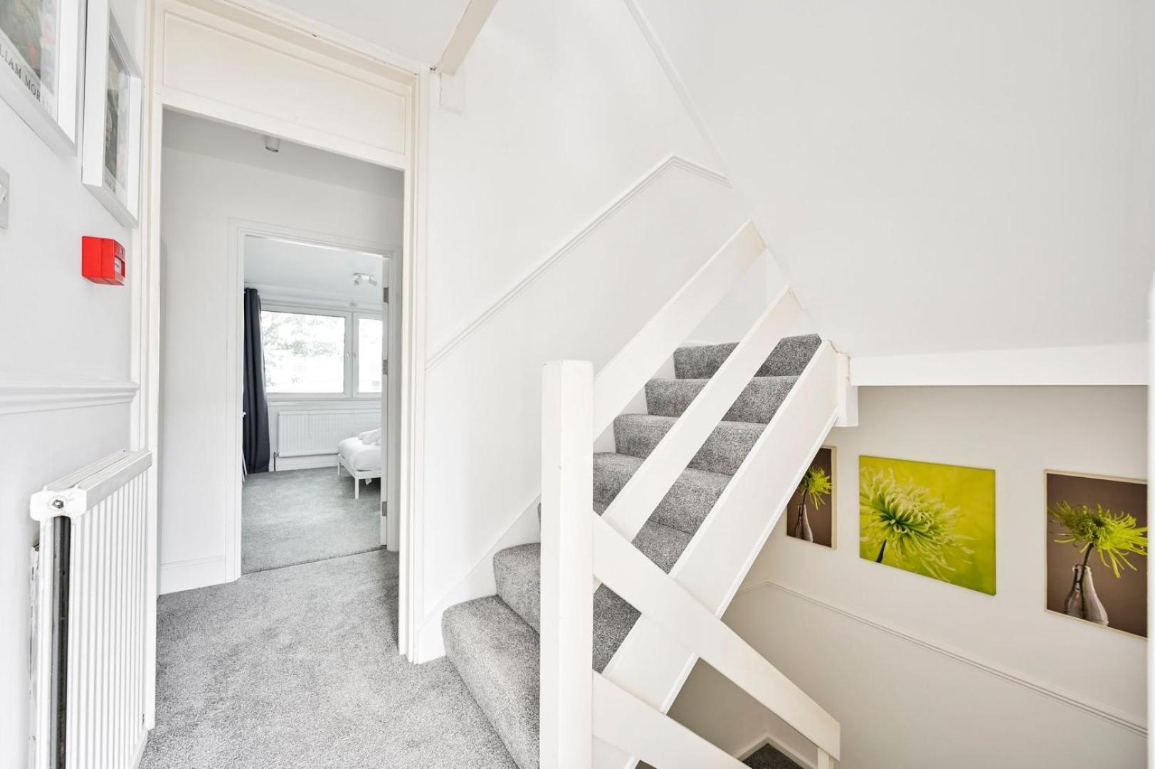 Апартаменты Guestready - Lovely Townhouse In West Kensington *