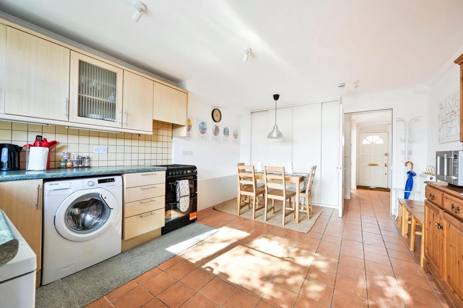 Guestready - Lovely Townhouse In West Kensington * Лондон