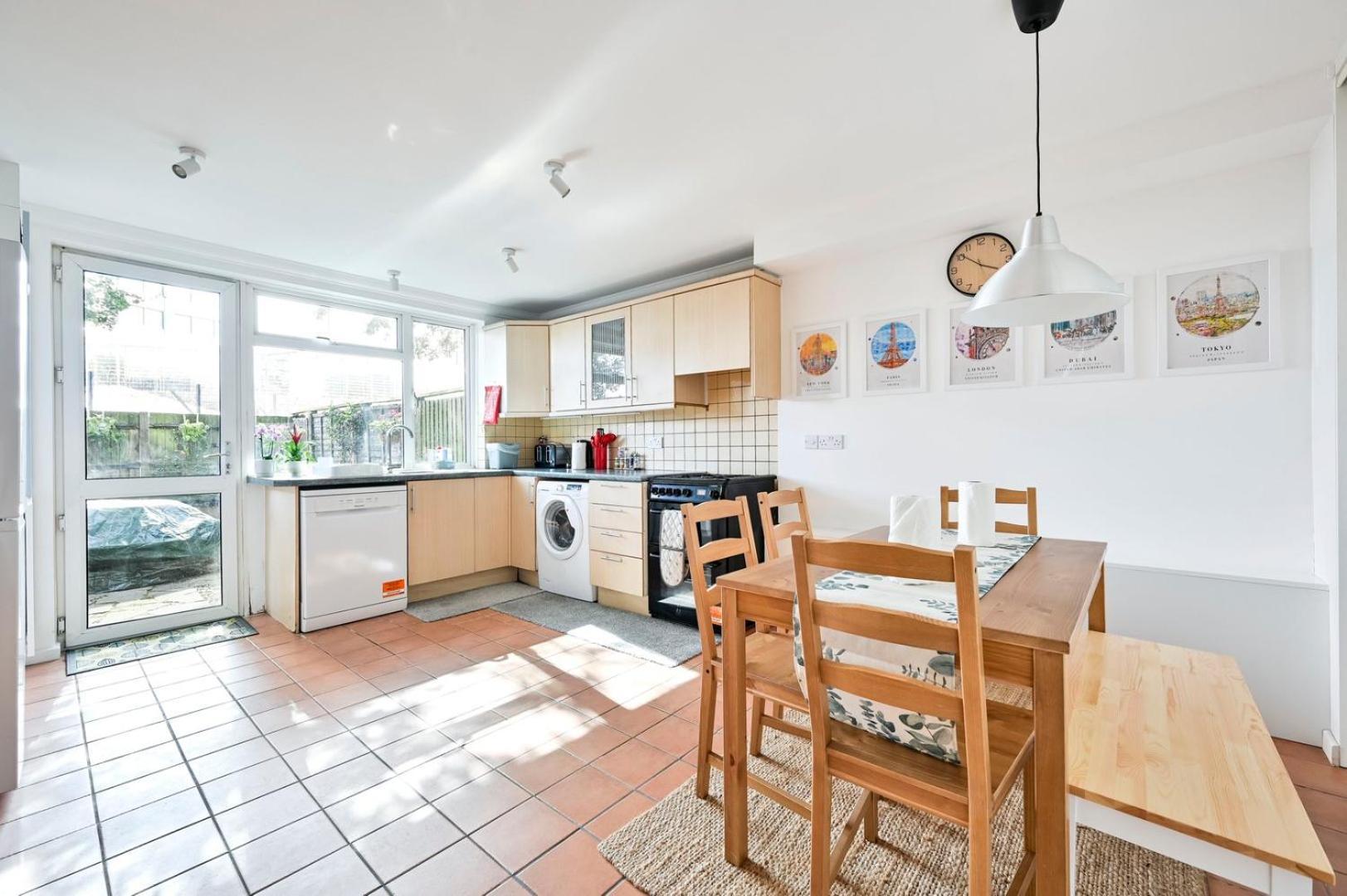 Апартаменты Guestready - Lovely Townhouse In West Kensington